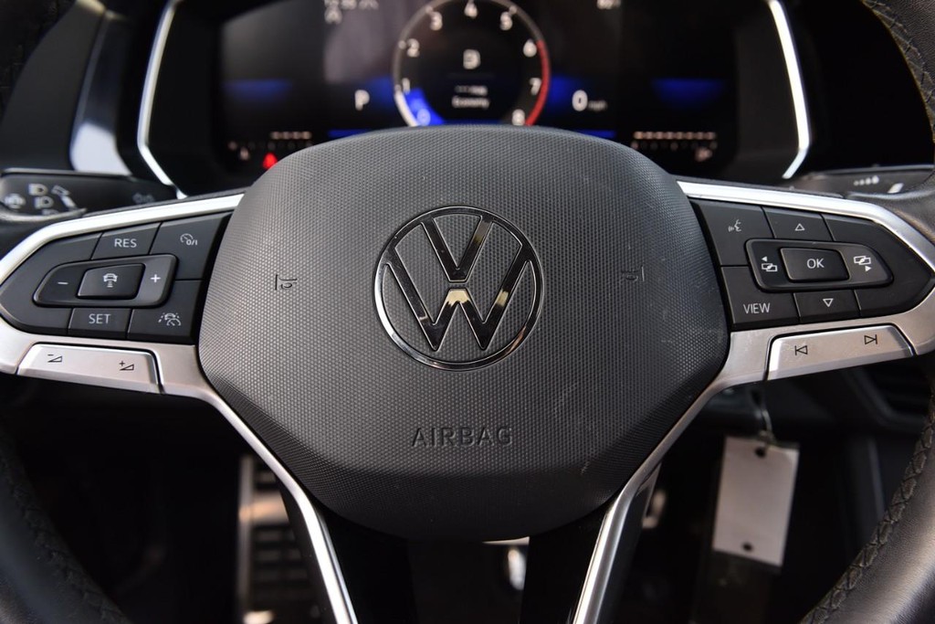 Volkswagen Jetta Vehicle Full-screen Gallery Image 16