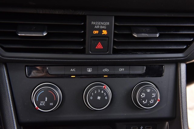 Volkswagen Jetta Vehicle Image 13
