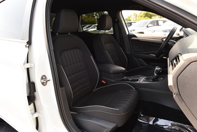 Volkswagen Jetta Vehicle Image 18