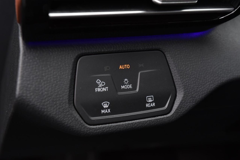 Volkswagen ID.4 Vehicle Full-screen Gallery Image 11