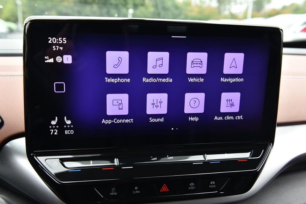 Volkswagen ID.4 Vehicle Full-screen Gallery Image 14