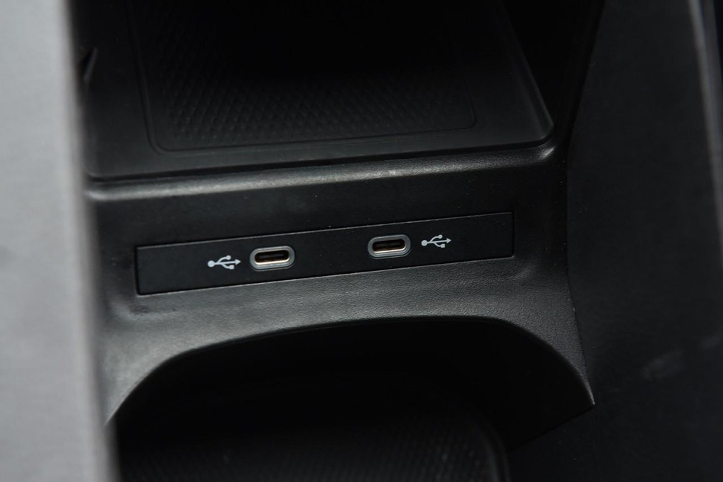 Volkswagen ID.4 Vehicle Full-screen Gallery Image 16
