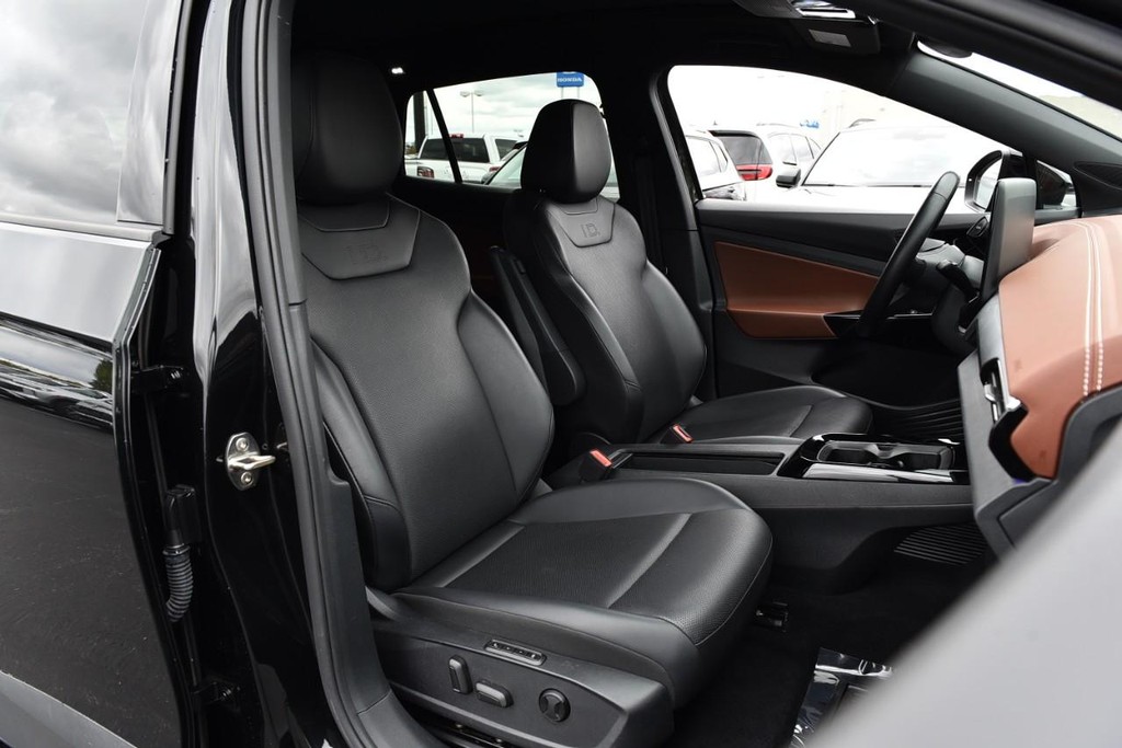 Volkswagen ID.4 Vehicle Full-screen Gallery Image 19