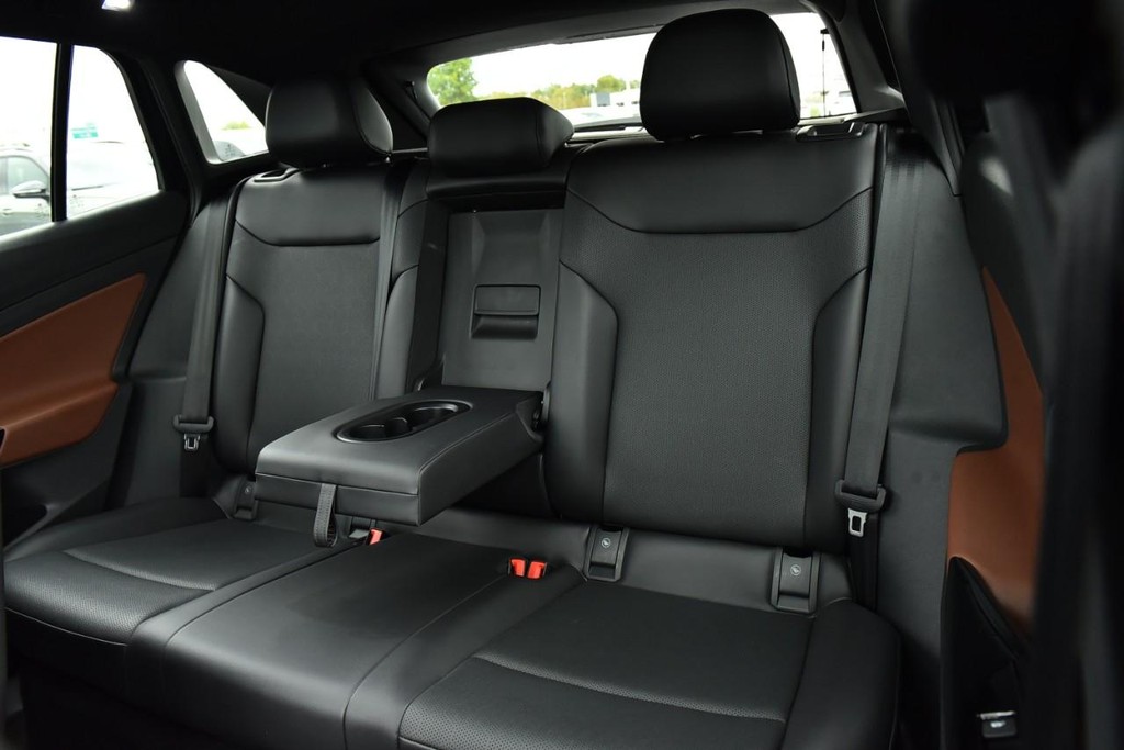 Volkswagen ID.4 Vehicle Full-screen Gallery Image 21