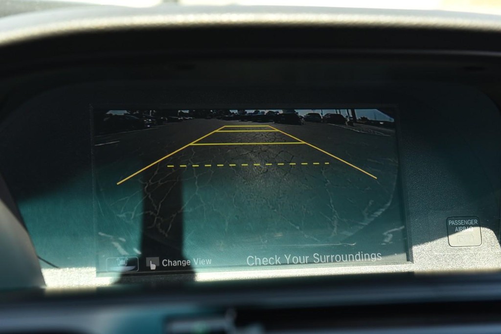 Honda Accord Coupe Vehicle Full-screen Gallery Image 12