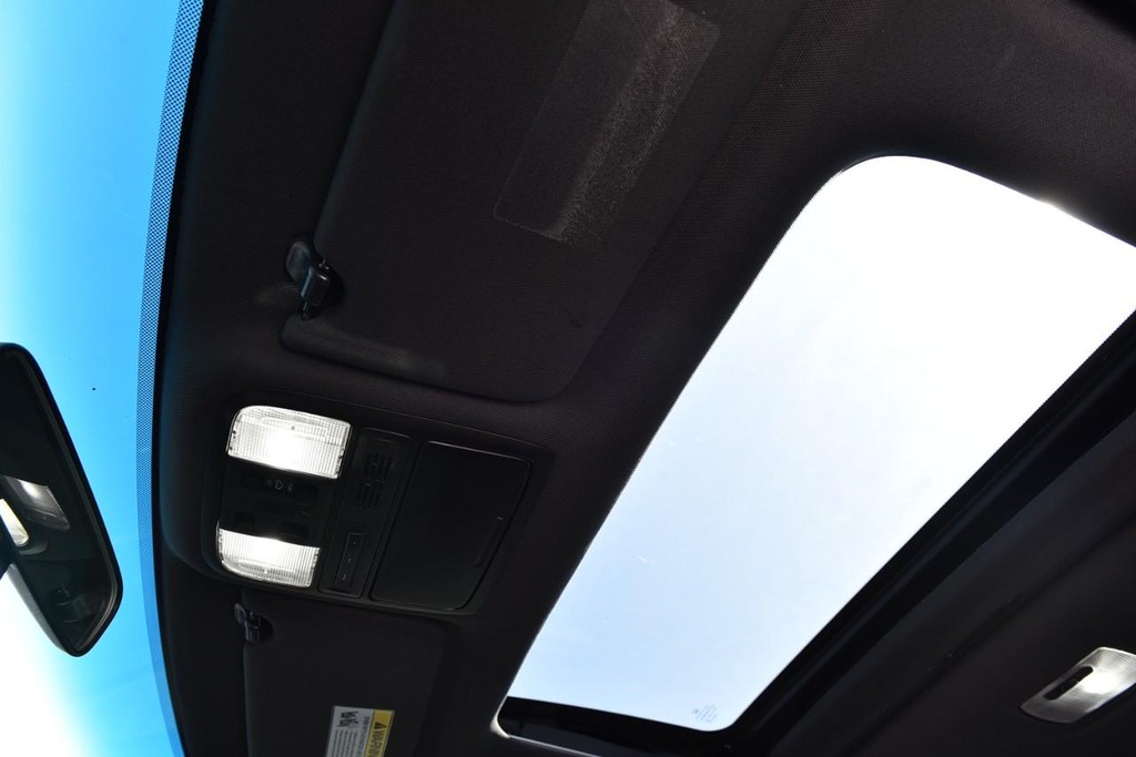Honda Accord Coupe Vehicle Full-screen Gallery Image 22