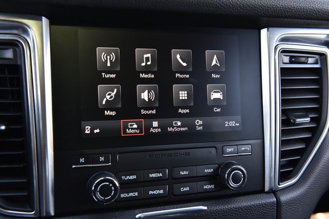 Porsche Macan Vehicle Image 15