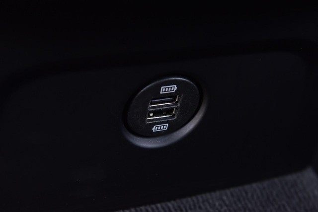 Porsche Macan Vehicle Image 23