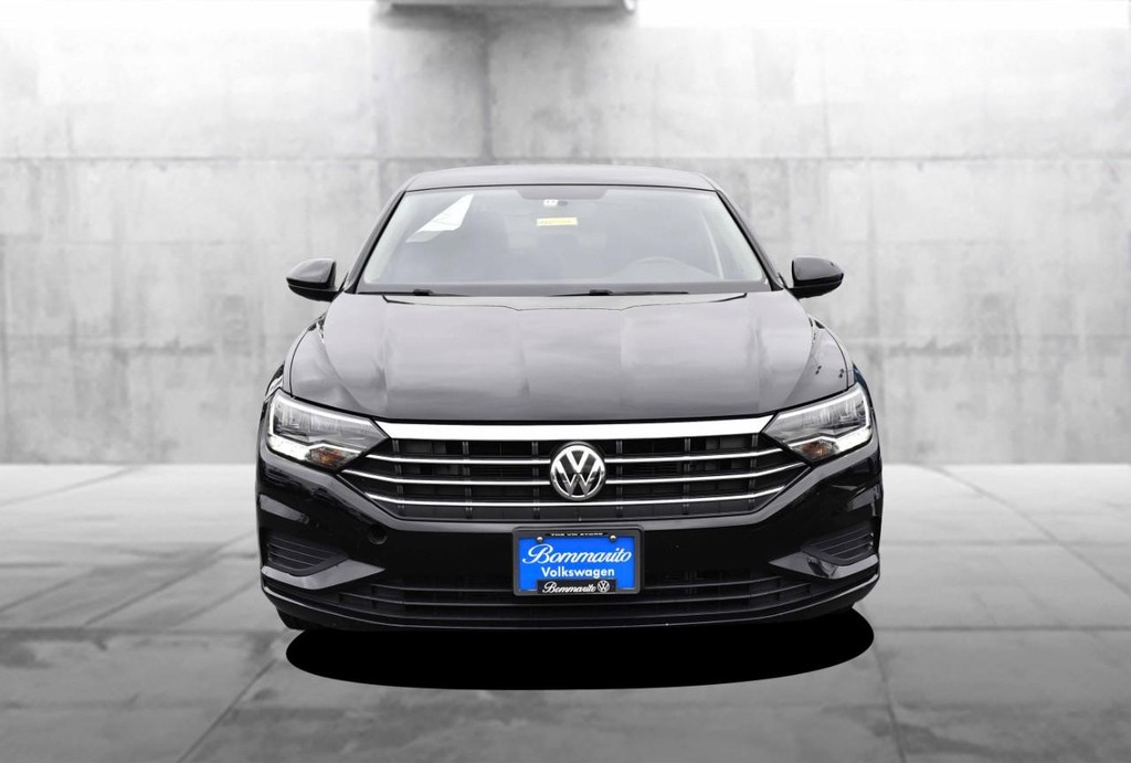 Volkswagen Jetta Vehicle Full-screen Gallery Image 4
