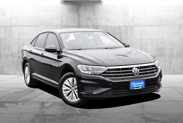 Volkswagen Jetta Vehicle Image 02