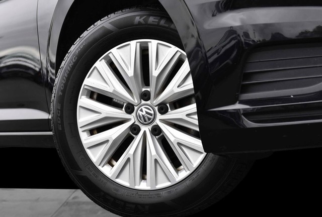 Volkswagen Jetta Vehicle Image 03