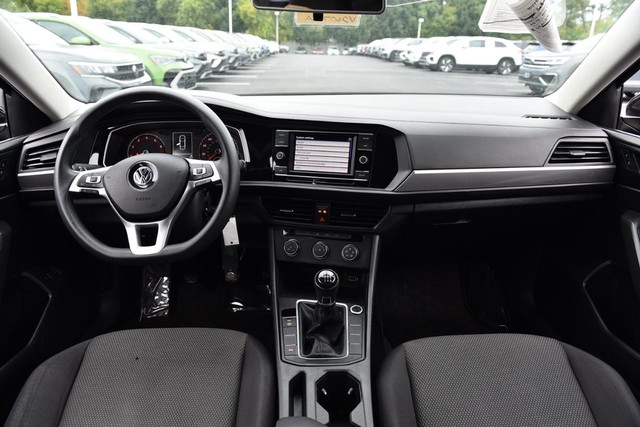 Volkswagen Jetta Vehicle Image 07