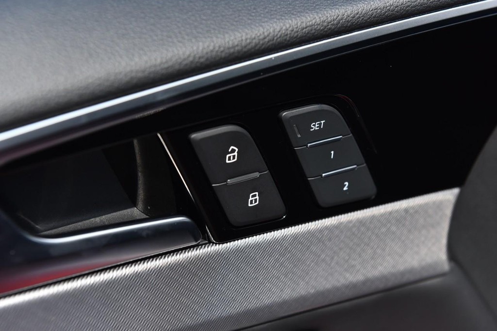 Audi A5 Sportback Vehicle Full-screen Gallery Image 10