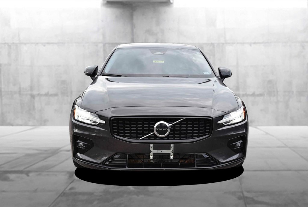Volvo S60 Vehicle Full-screen Gallery Image 4