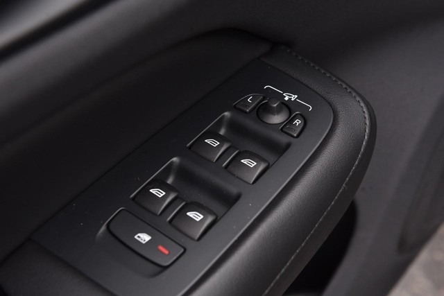 Volvo S60 Vehicle Image 08