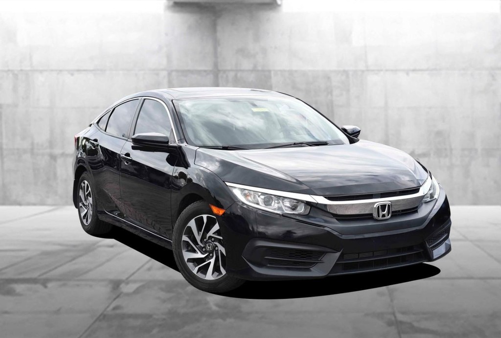 Honda Civic Sedan Vehicle Full-screen Gallery Image 02