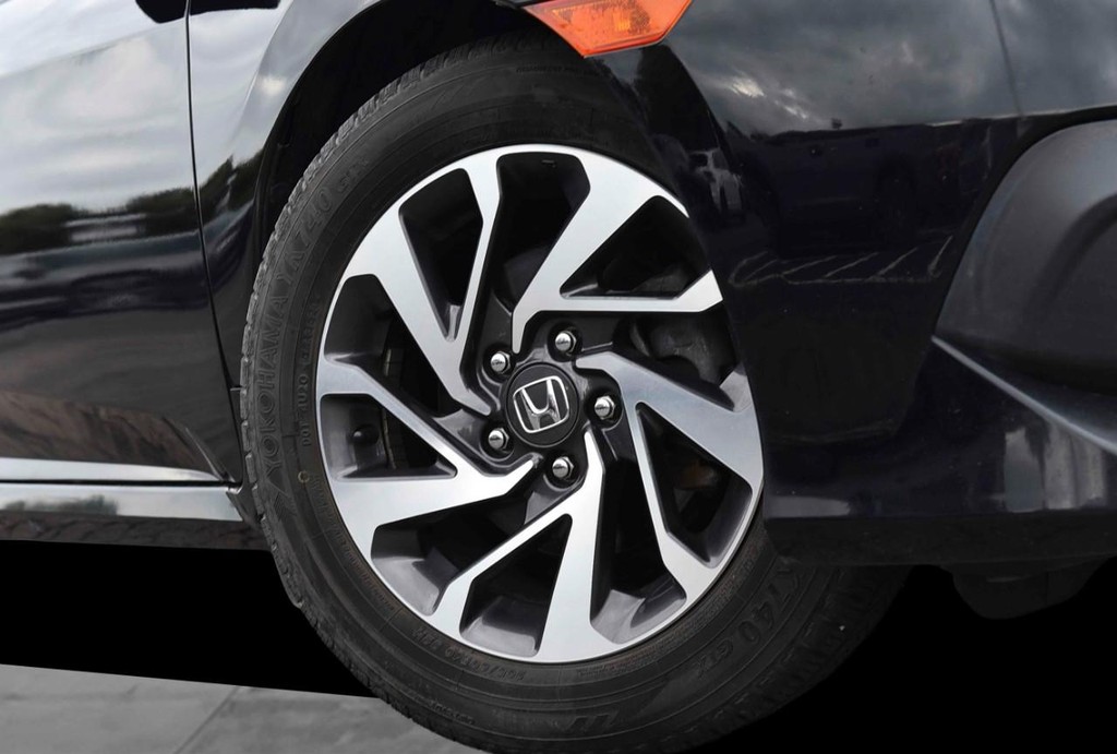 Honda Civic Sedan Vehicle Full-screen Gallery Image 03