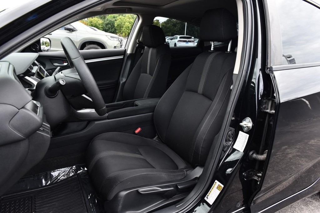Honda Civic Sedan Vehicle Full-screen Gallery Image 17