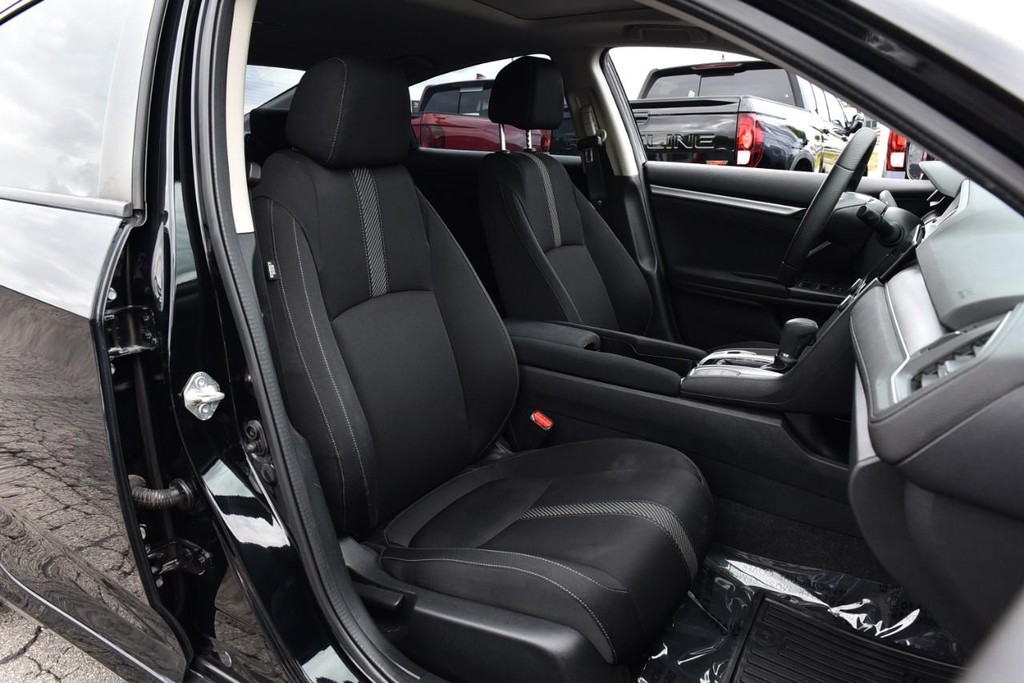 Honda Civic Sedan Vehicle Full-screen Gallery Image 18