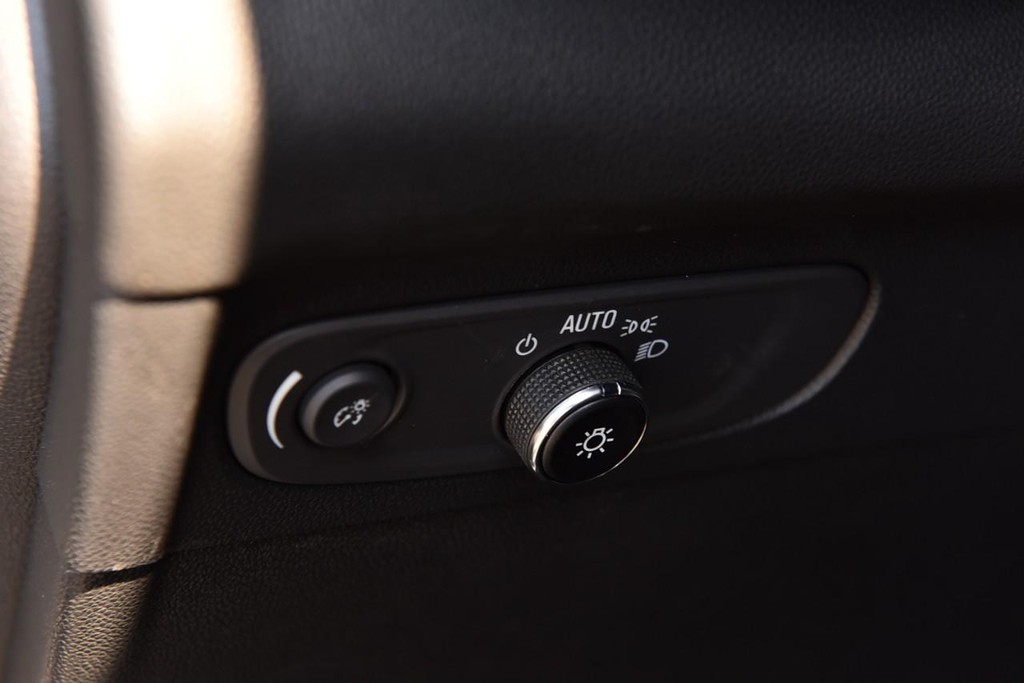 Buick Envision Vehicle Full-screen Gallery Image 12