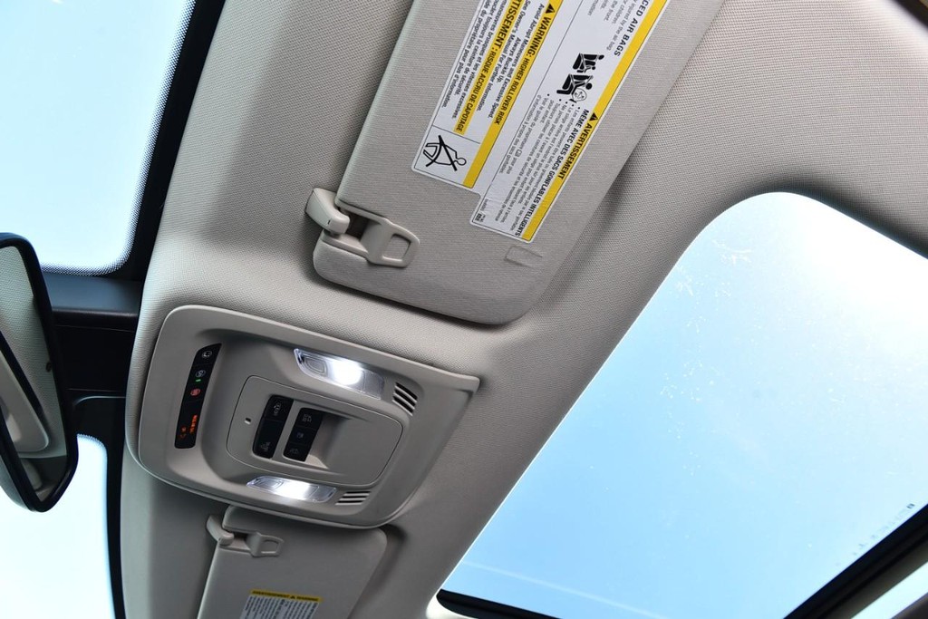 Buick Envision Vehicle Full-screen Gallery Image 23