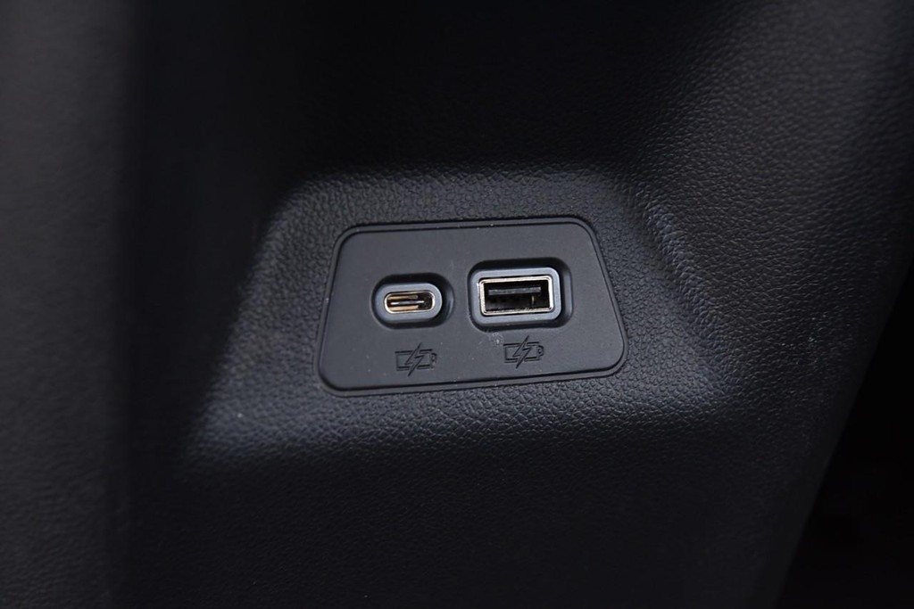 Buick Envision Vehicle Full-screen Gallery Image 26