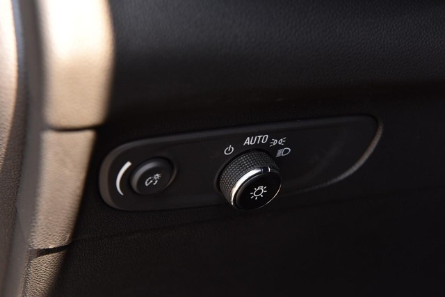Buick Envision Vehicle Image 12