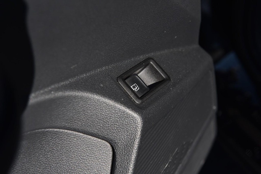 Volkswagen Taos Vehicle Full-screen Gallery Image 9