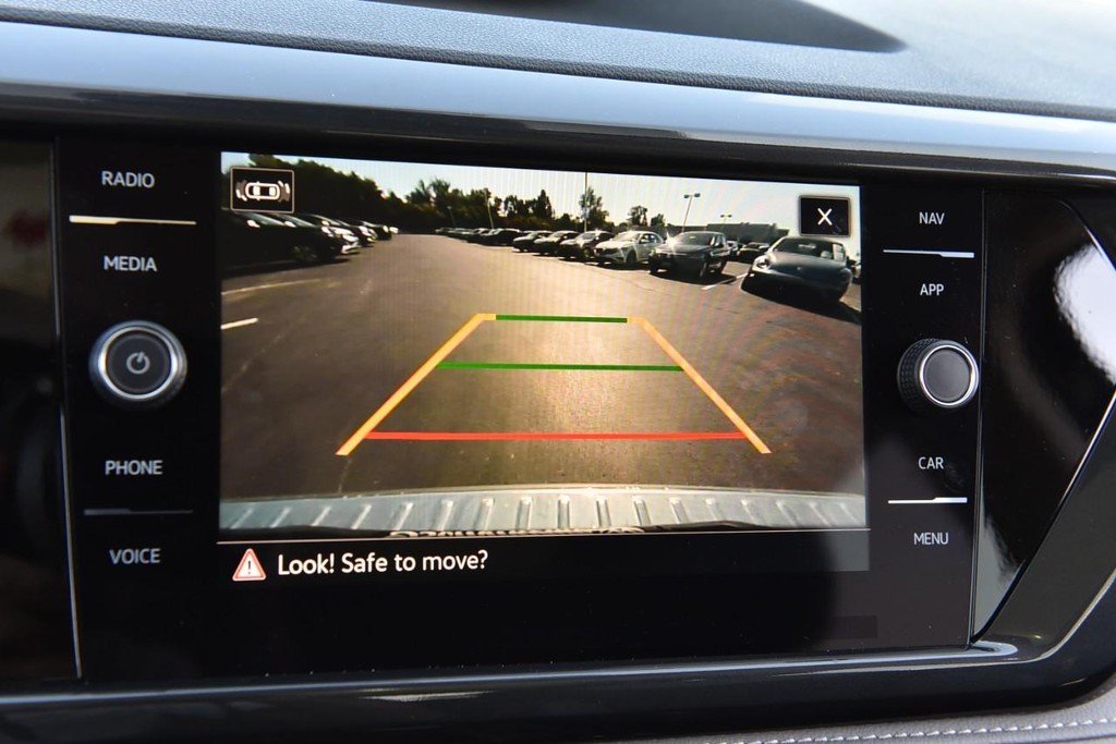 Volkswagen Taos Vehicle Full-screen Gallery Image 13