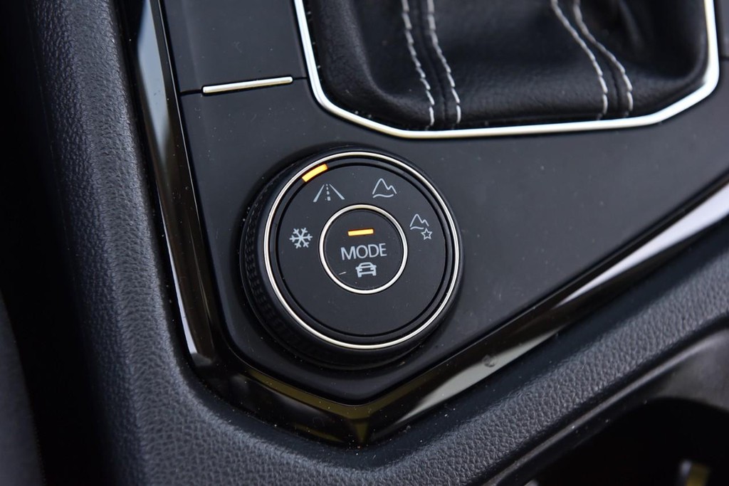 Volkswagen Taos Vehicle Full-screen Gallery Image 18