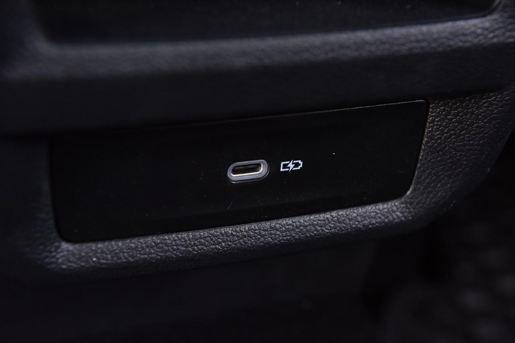 Volkswagen Taos Vehicle Full-screen Gallery Image 25