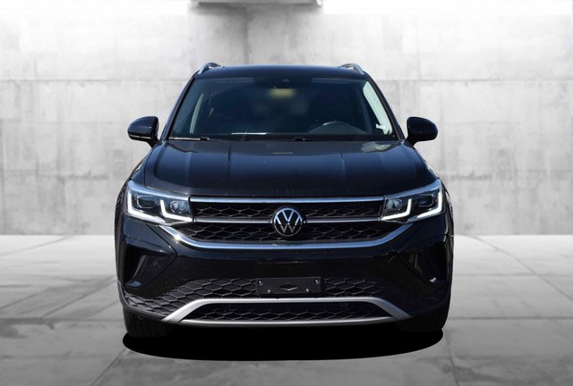 Volkswagen Taos Vehicle Image 04