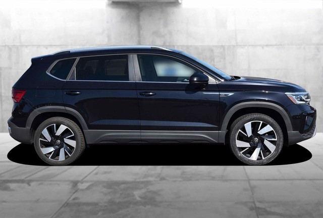 Volkswagen Taos Vehicle Image 05