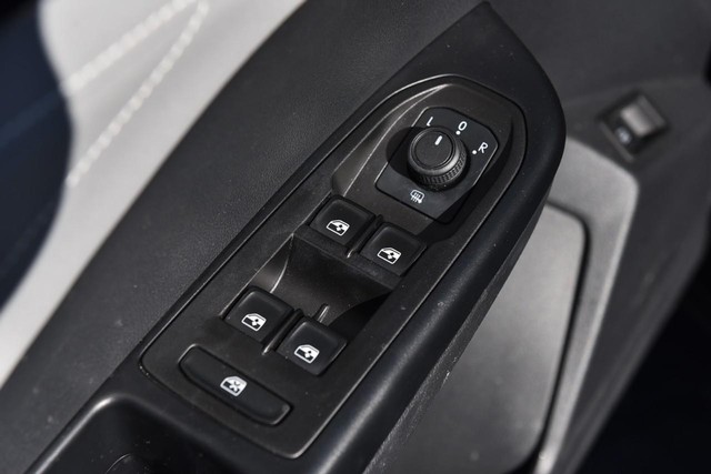 Volkswagen Taos Vehicle Image 08