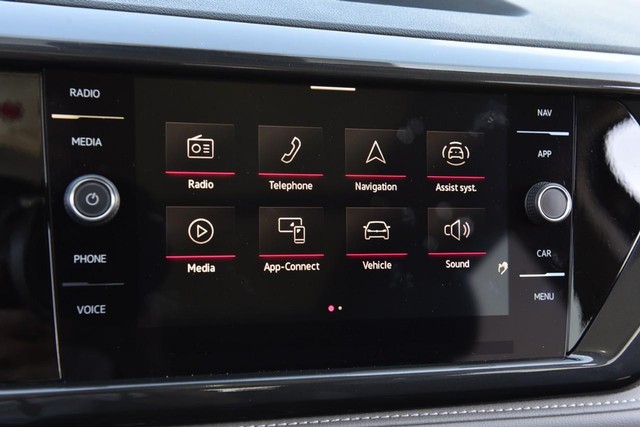 Volkswagen Taos Vehicle Image 14