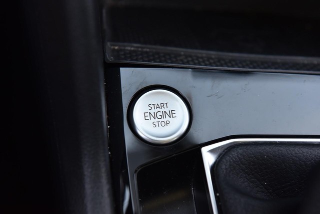 Volkswagen Taos Vehicle Image 17