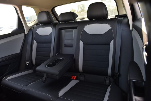 Volkswagen Taos Vehicle Image 23