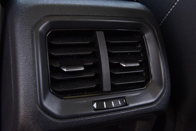 Volkswagen Taos Vehicle Image 24