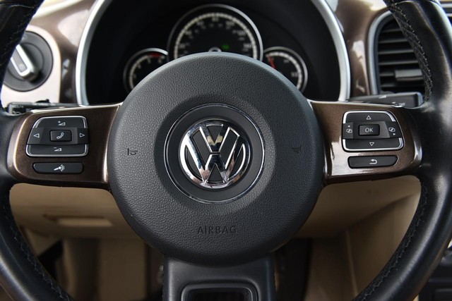 Volkswagen Beetle Convertible Vehicle Image 19