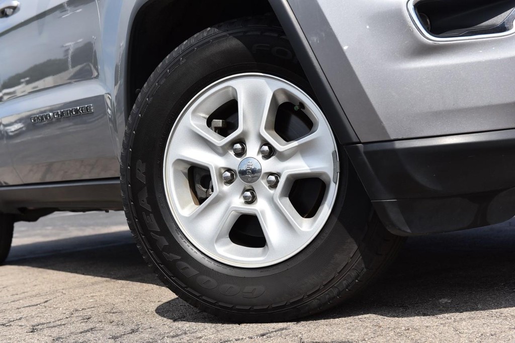 Jeep Grand Cherokee Vehicle Full-screen Gallery Image 3