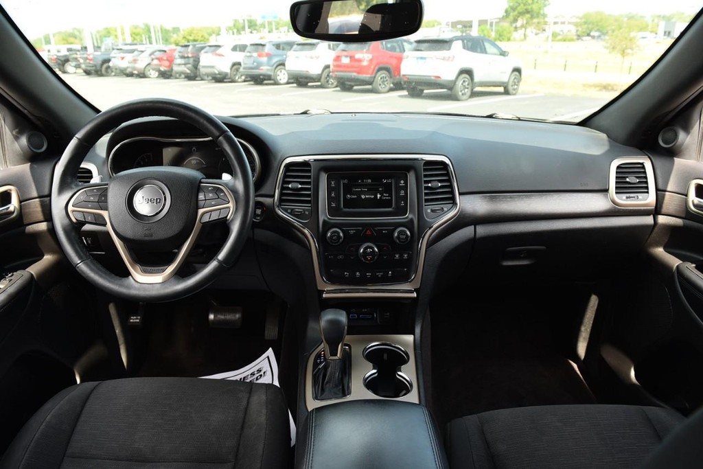 Jeep Grand Cherokee Vehicle Full-screen Gallery Image 7