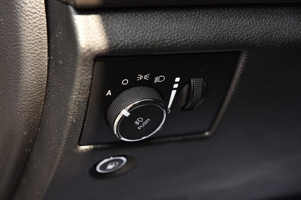 Jeep Grand Cherokee Vehicle Full-screen Gallery Image 10