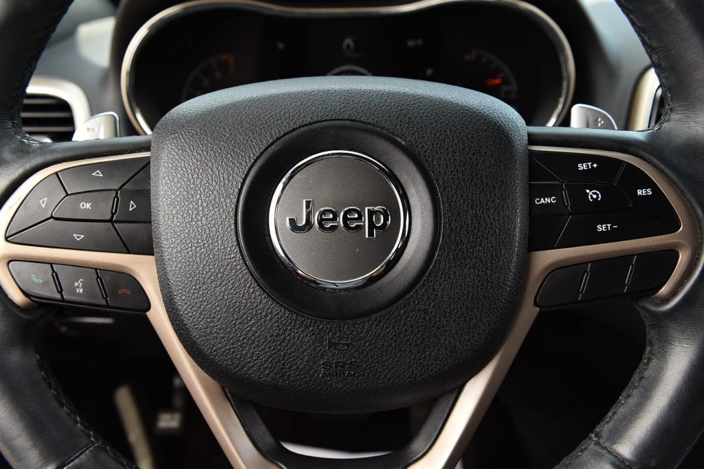 Jeep Grand Cherokee Vehicle Full-screen Gallery Image 17