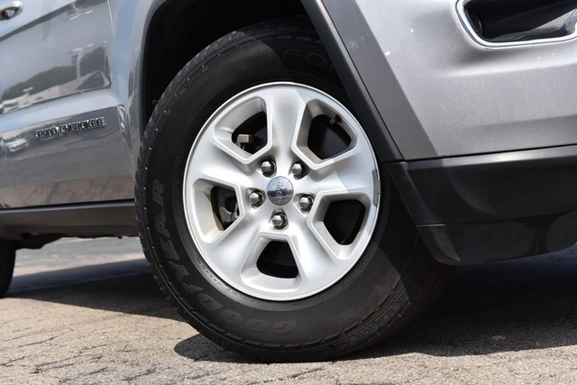 Jeep Grand Cherokee Vehicle Image 03