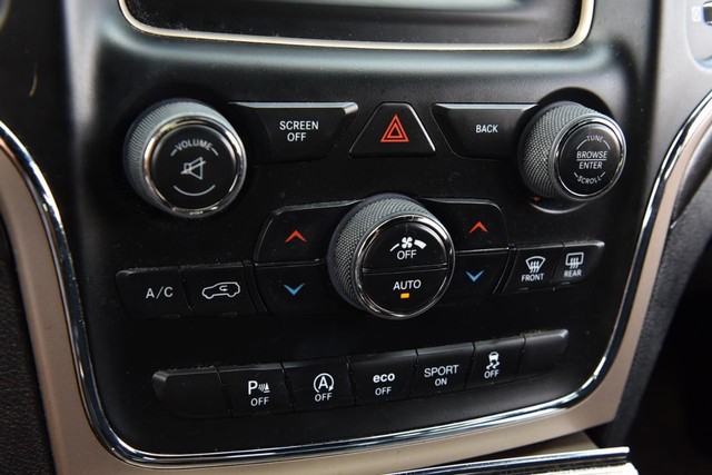 Jeep Grand Cherokee Vehicle Image 14