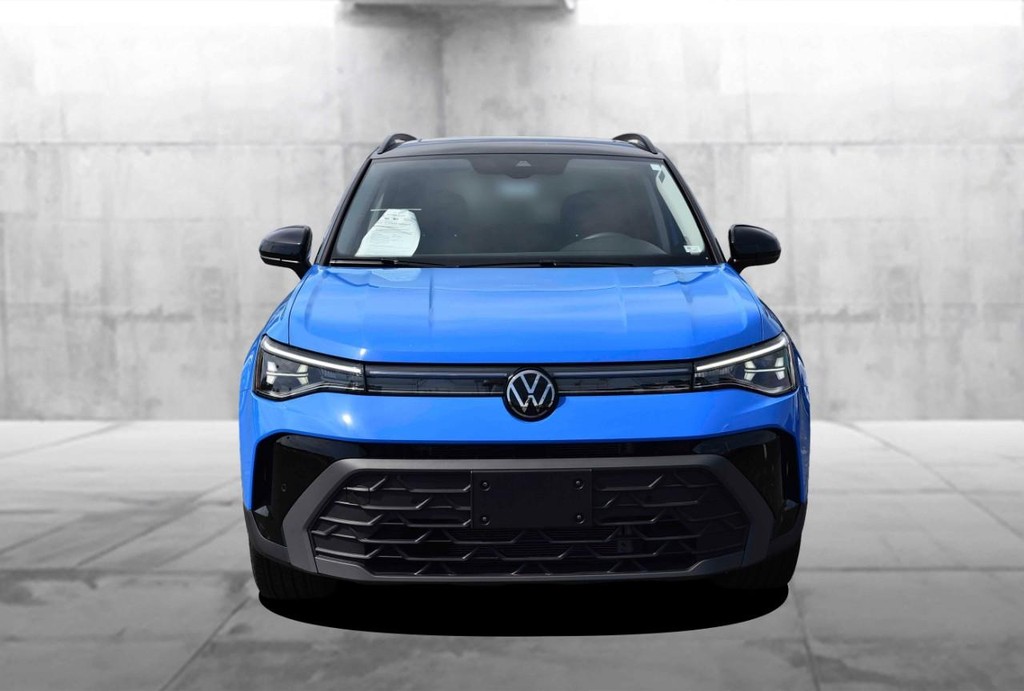Volkswagen Taos Vehicle Full-screen Gallery Image 4