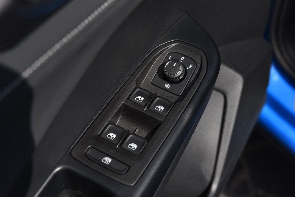 Volkswagen Taos Vehicle Full-screen Gallery Image 8