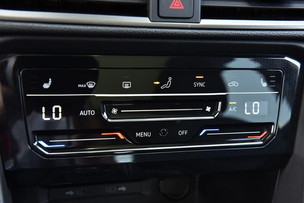 Volkswagen Taos Vehicle Full-screen Gallery Image 14