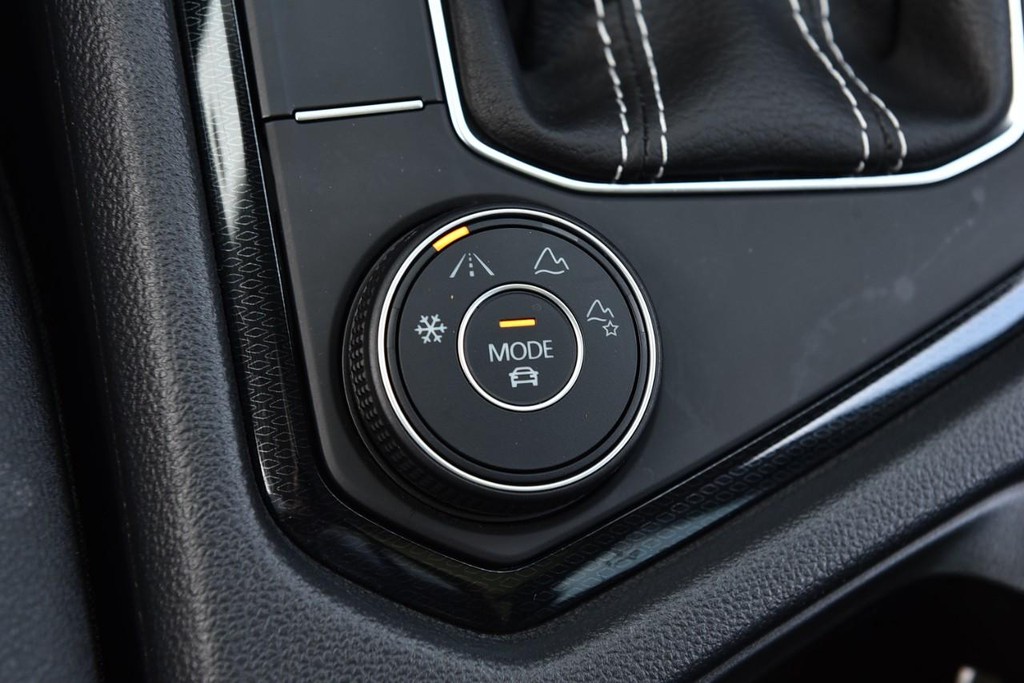 Volkswagen Taos Vehicle Full-screen Gallery Image 17