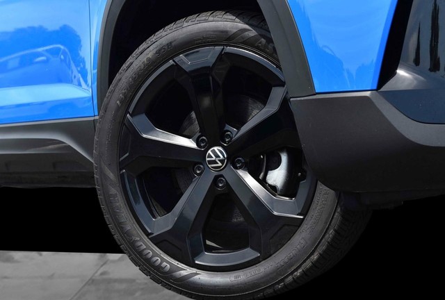 Volkswagen Taos Vehicle Image 03